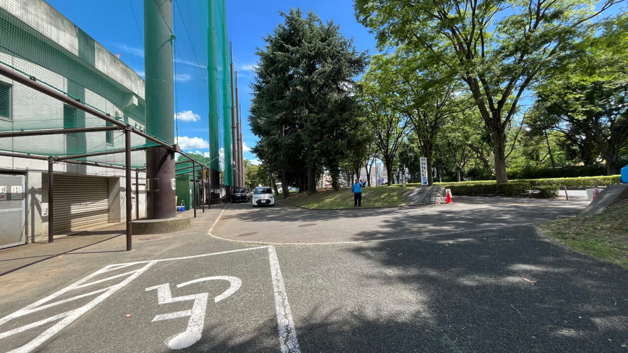 所沢航空記念公園の野球場専用駐車場