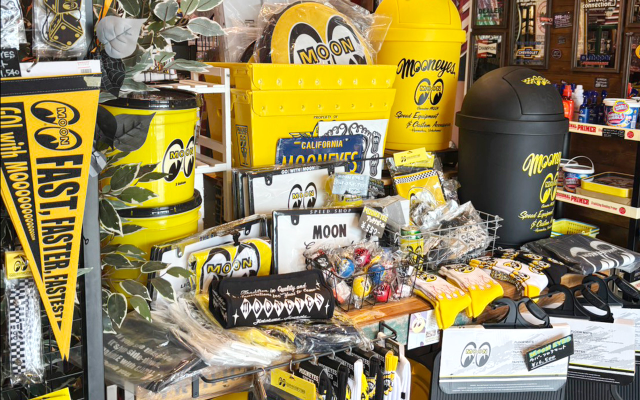 林の「PROUD WORKS 2nd」の店内