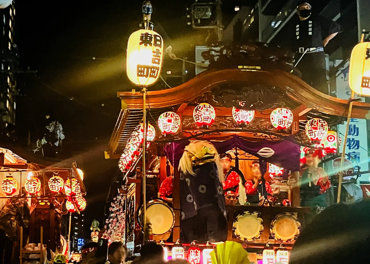 ところざわまつりの「ひっかわせ」の場面