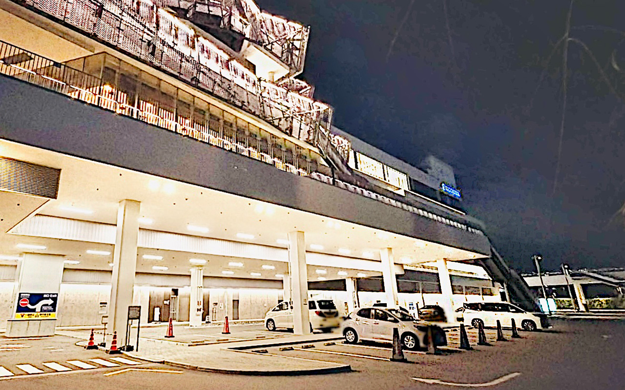 ところざわサクラタウンの駐車場構内