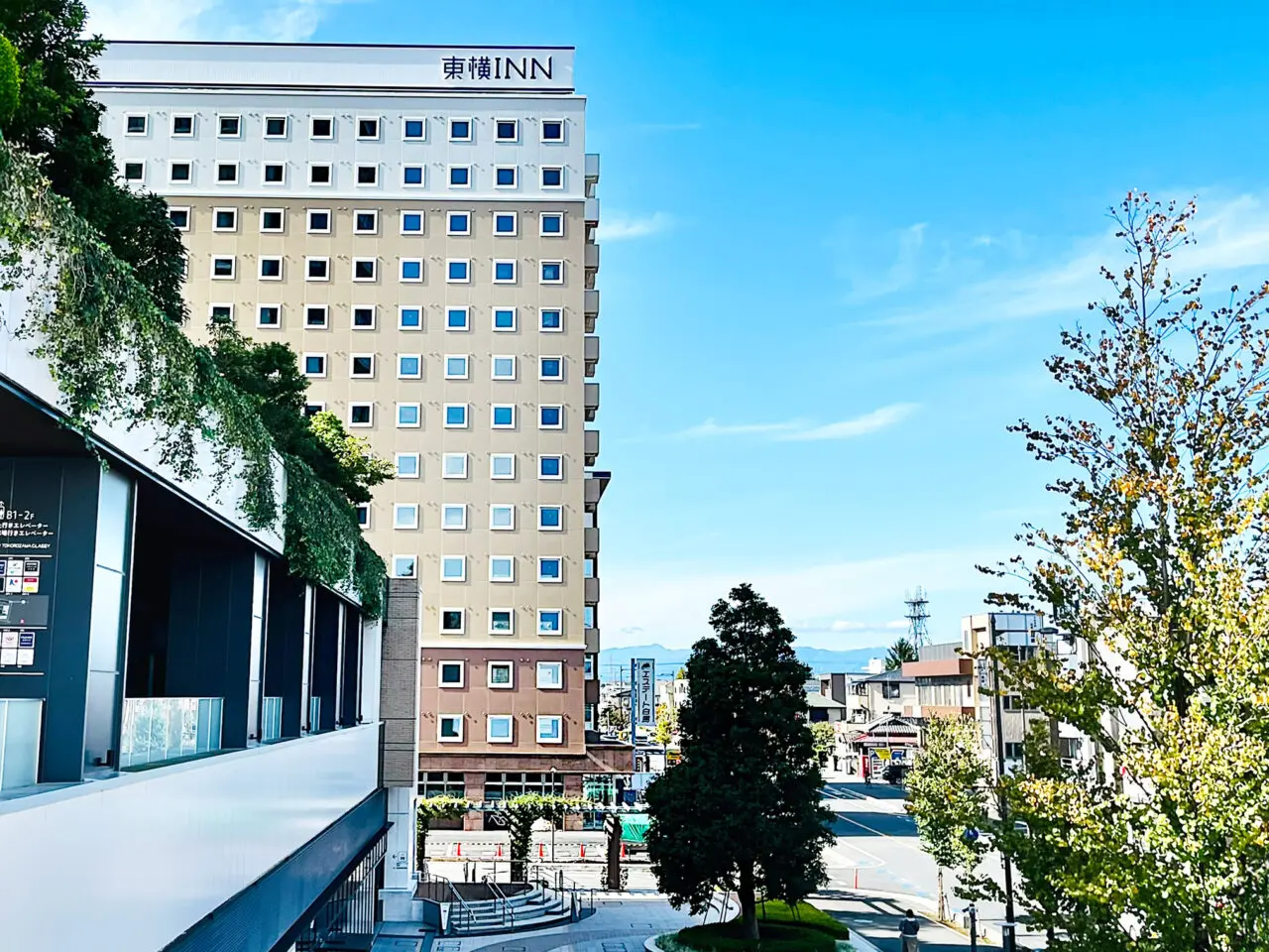 2月21日オープン予定の「東横INN所沢駅西口」の駅からの外観