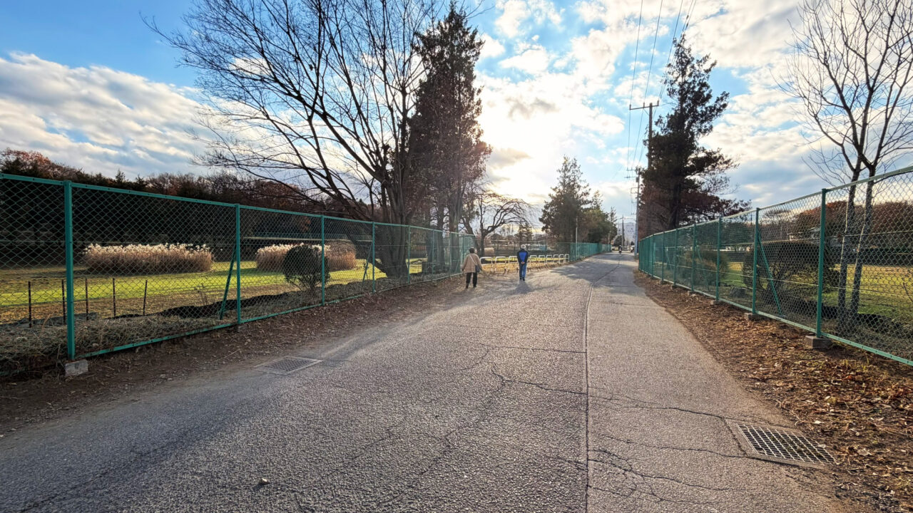 小手指の「砂川堀北野調整池」